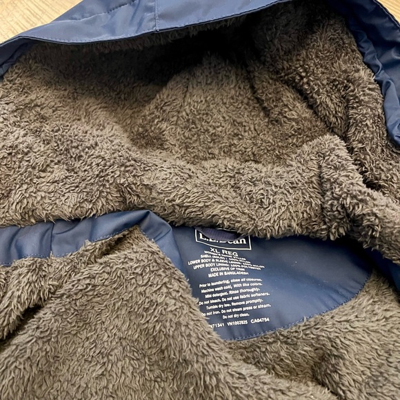 LL Bean Women’s Winter Warmer Coat XL Navy Hooded Parka Coat - Picture 3 of 6